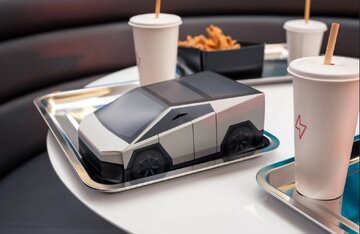 نظر کاربران درباره رستوران ایلان ماسک | صف 5 ساعته برای تجربه فناوری و فست‌فود