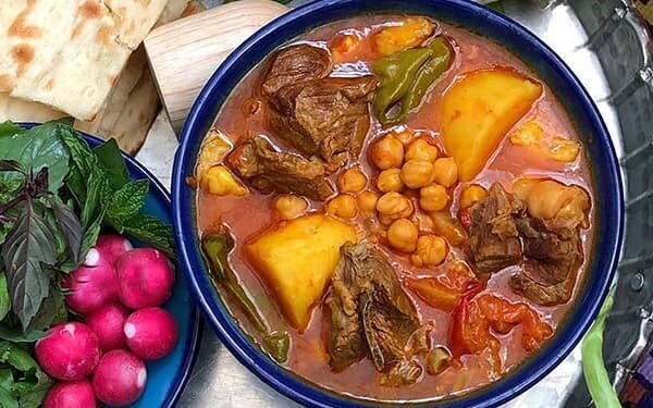 آبگوشت سنتی ایرانی ؛ ساده ، مقوی و همیشه محبوب
