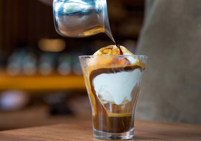 آفوگاتو کافی شاپی ؛ خنکی و گرمای جادویی در یک فنجان