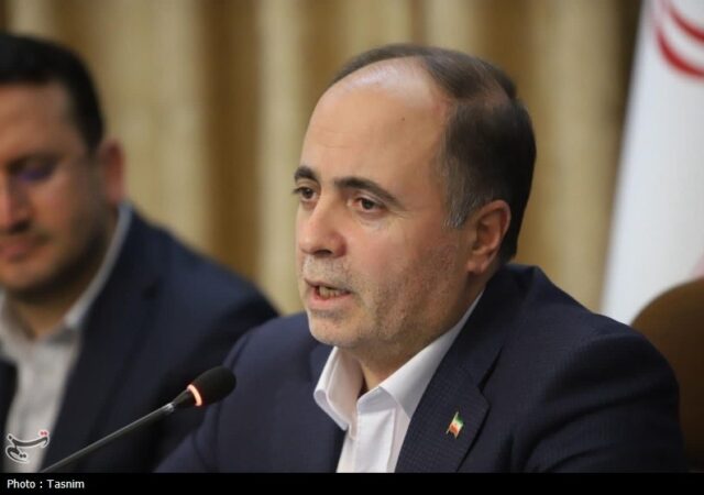 احتمال 60 درصدی حمله ملخ صحرایی به کشور/ قزلجه: آمادگی کامل داریم