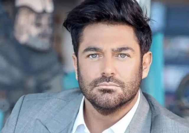 استوری عجیب محمدرضا گلزار برای شب یلدا سوژه شد+ عکس