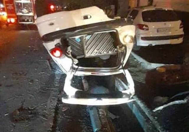 تصادف زنجیره‌ای در بزرگراه باقری به دنبال واژگونی پژو ۲۰۶ + تصاویر