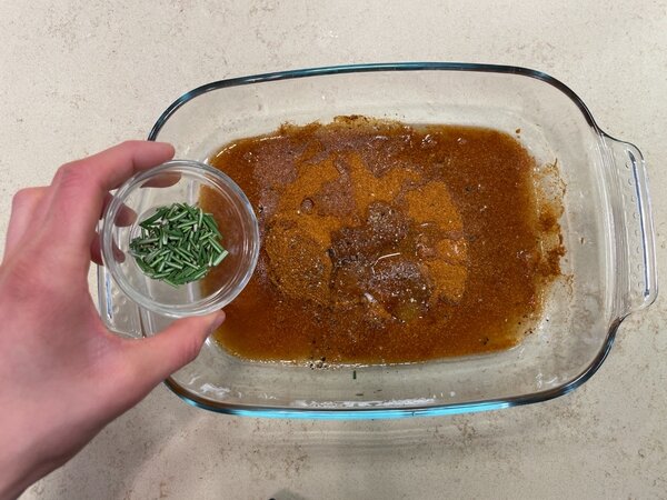 خروس سرخ شده با مرینیت ویژه در کنار سیبزمینی برشته | مراحل کامل روش تهیه + تصاویر خروس سرخ شده با مرینیت ویژه در کنار سیبزمینی برشته | مراحل کامل روش تهیه + تصاویر