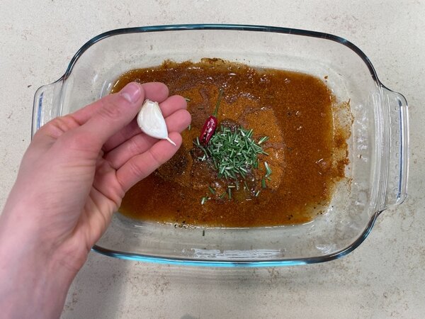 خروس سرخ شده با مرینیت ویژه در کنار سیبزمینی برشته | مراحل کامل روش تهیه + تصاویر خروس سرخ شده با مرینیت ویژه در کنار سیبزمینی برشته | مراحل کامل روش تهیه + تصاویر