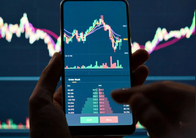 درآمد ترید در ایران چقدر است؟ بررسی واقعی سود معامله‌گری در بازارهای مالی