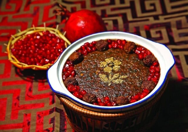 طرز تهیه آش انار ساده | نکات طلایی برای خوشمزه شدن آش انار ؛ از کجا بفهمیم غلظت آش خوب شده است؟