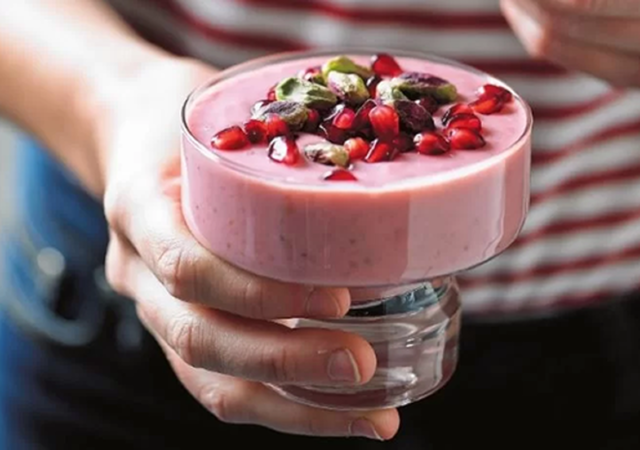 طرز تهیه موس انار لطیف‌ترین دسر پاییزی فقط در نیم ساعت