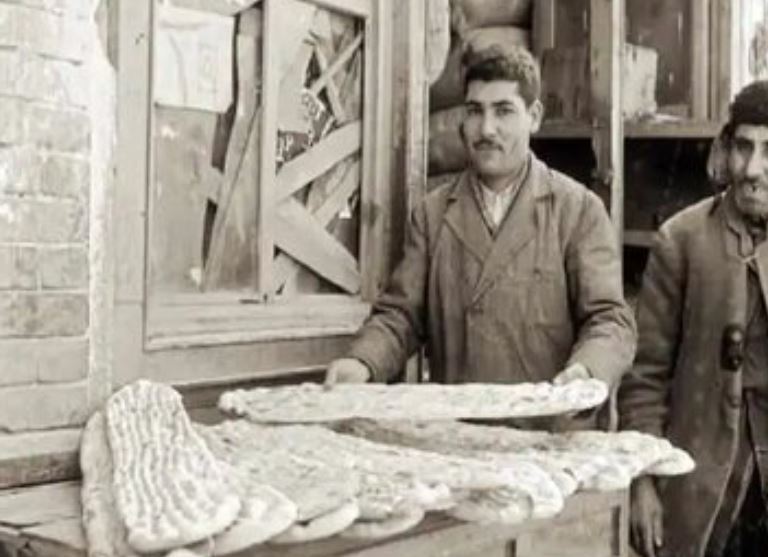 قیمت نان در سال ۱۳۴۴ + عکس