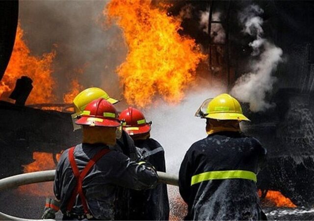 مهار آتش‌سوزی در یکی از واحد‌های پتروشیمی آبادان