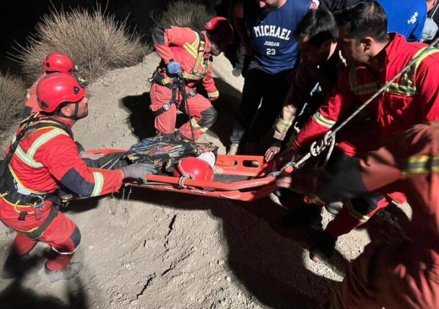 نجات جوان ۱۸ ساله پس از سقوط ۱۸۰ متری به دره
