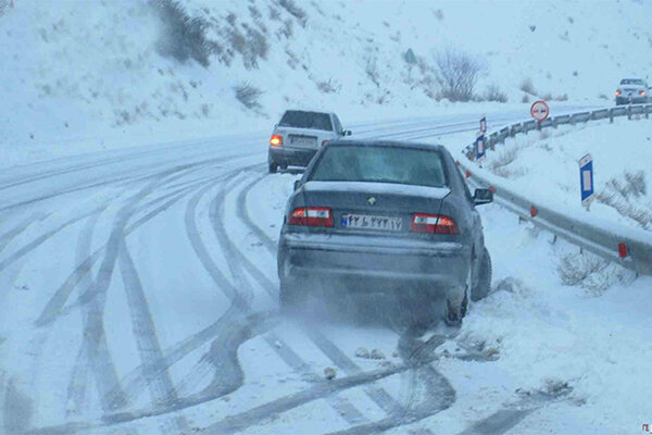 هشدار جدی پلیس به مسافران؛ این خودروها در محورهای کوهستانی برگردانده می‌شوند