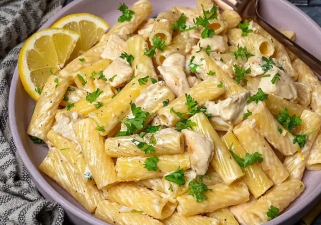 پاستا مرغ و لیمو با طعمی تازه و متفاوت/ دستور تهیه‌ای ساده برای یک تجربه جذاب آشپزی