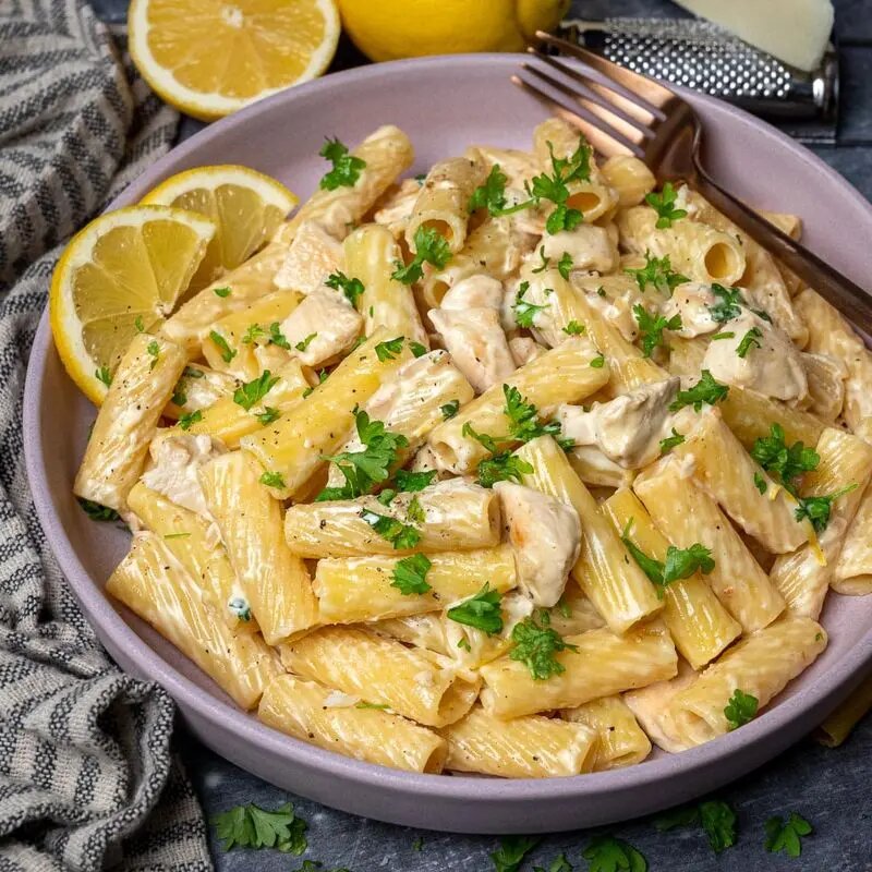 پاستا مرغ و لیمو: ترکیب ایتالیایی با طعمی تازه و لذیذ + روش تهیه