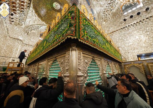 پخت کیک ۲۰۰ متری و گل آرایی حرم کاظمین به مناسبت ولادت امام جواد(ع)