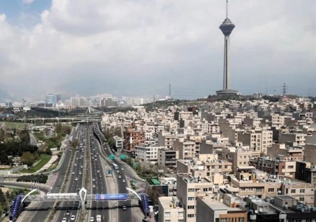 پیش‌بینی هوای تهران امروز دوشنبه ۱۷ آذر ۱۴۰۴ / امشب دمای تهران به زیر صفر می‌رسد