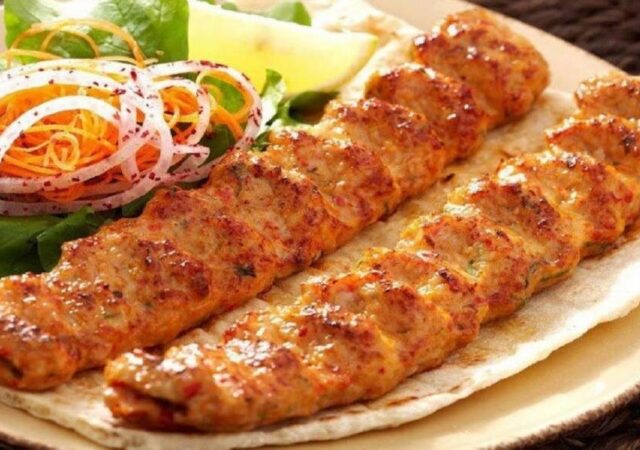 کباب کوبیده مرغ ؛ خوشمزه ، فوری و خوش خوراک