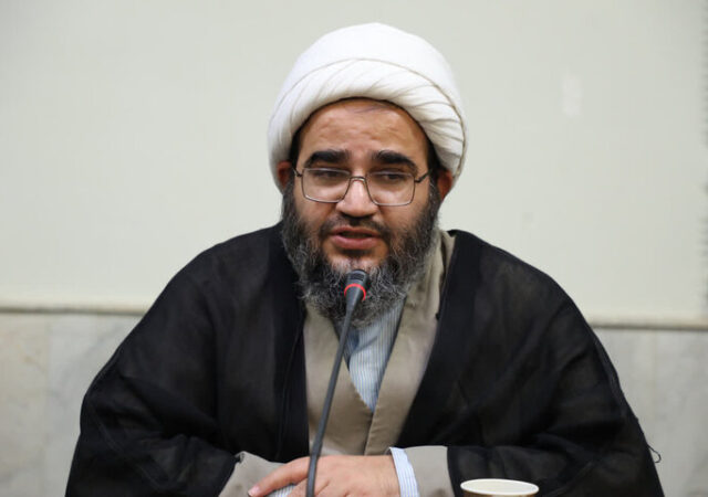 اعتکاف موج ارتباط با مساجد را در جوانان ما بیشتر می کند