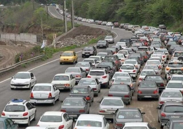 ترافیک پرحجم در چالوس| بارش برف و باران در اکثر جاده‌های کشور