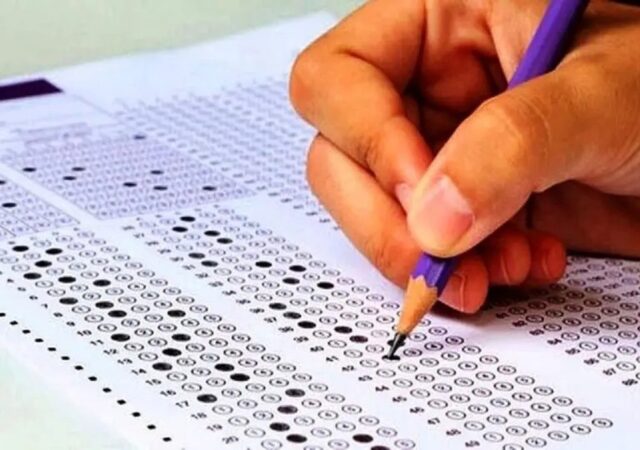 خبر مهم برای متقاضیان استخدام / زمان توزیع کارت سه آزمون استخدامی اعلام شد