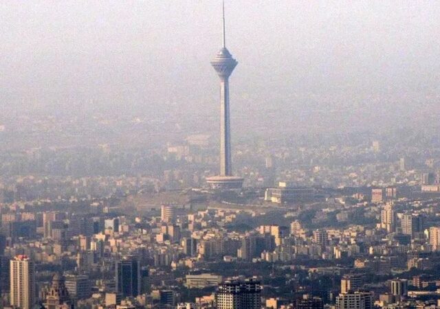شاخص آلودگی هوای تهران امروز یکشنبه ۱۴ دی ۱۴۰۴ /تهران در مرز هشدار برای گروه‌های حساس
