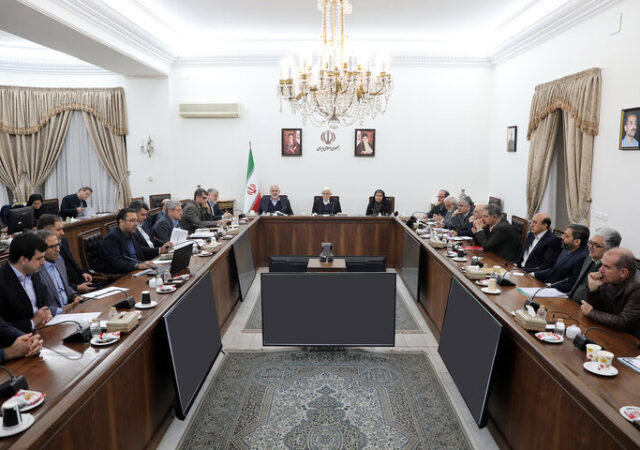 عارف: مسکن محرومان باید با سرعت بیشتری تأمین شود