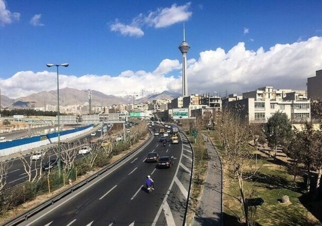 وضعیت آب و هوای تهران امروز چهارشنبه ۱۷ دی ۱۴۰۴ / تداوم آلودگی هوا تا پایان هفته