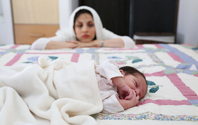 از بی‌خوابی تا افکار خودآسیب‌رسان؛ نشانه‌های افسردگی پس از زایمان
