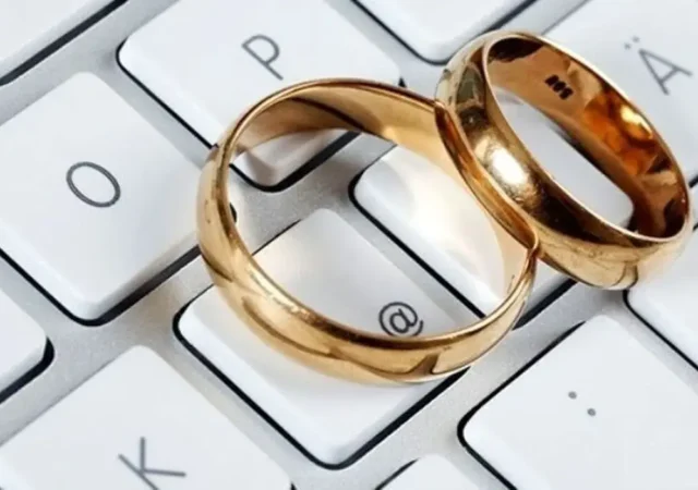 تبلیغ علنی سایت همسریابی در خیابان‌های مشهد+ عکس