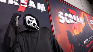 تجمع معترضان حامی فلسطین مقابل فرش قرمز «جیغ ۷» در لس‌آنجلس؛ درخواست برای تحریم پارامونت