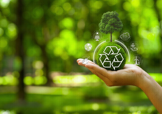 حاکمان و نخبگان مخاطب اول در لزوم صرفه‌جویی در مصرف منابع عمومی هستند