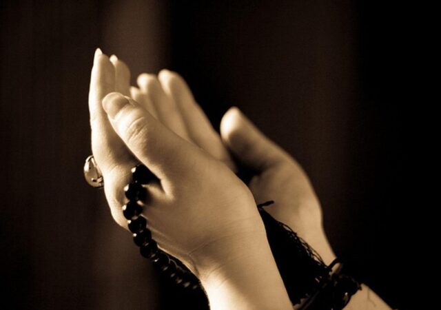 دعای روز چهارم ماه رمضان ۱۴۰۴ + متن عربی، ترجمه و شرح