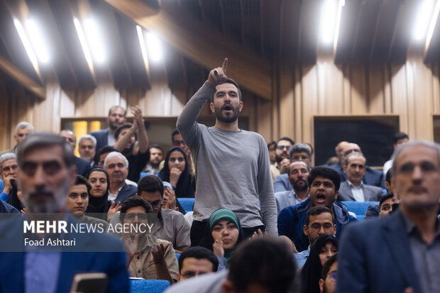 راه‌اندازی باشگاه دانشجویان؛ فضای نقد در دانشگاه تهران بازتر می‌شود