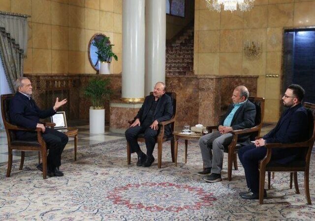 رمزگشایی از نشست پزشکیان با سه چهره سیاسی درمورد حوادث دی‌ماه