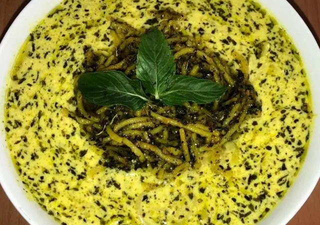 طرز تهیه آش آبکشی قوچانی/ غذای خاص و خوشمزه برای دورهمی‌های دوستانه