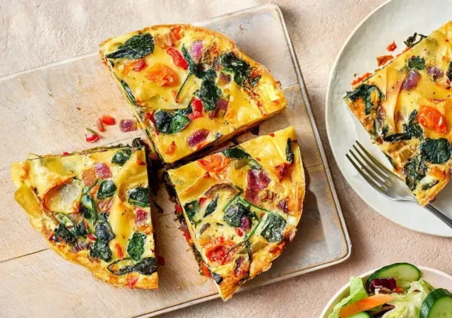 طرز تهیه املت پاستا؛ شام فوری و خوشمزه برای کارمندان