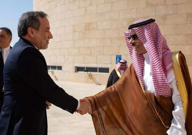 عراقچی، وزیر خارجه عربستان را در جریان مذاکرات هسته‌ای قرار داد