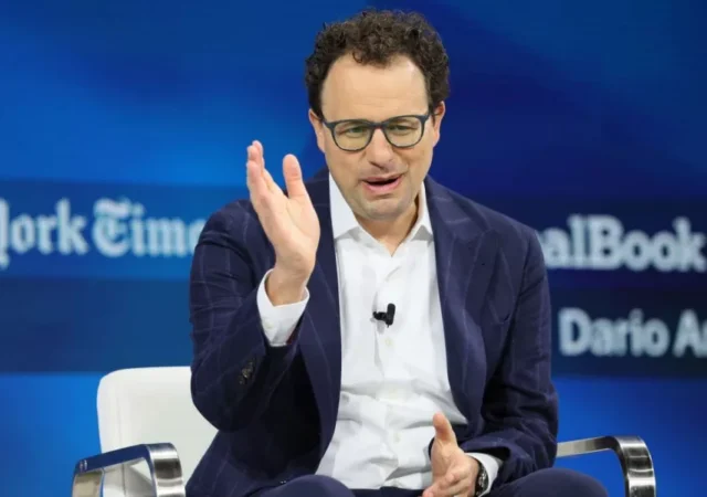مدیرعامل آنتروپیک: هوش مصنوعی می‌تواند ۶ تا ۱۲ ماه دیگر جایگزین برنامه‌‌نویسان شود