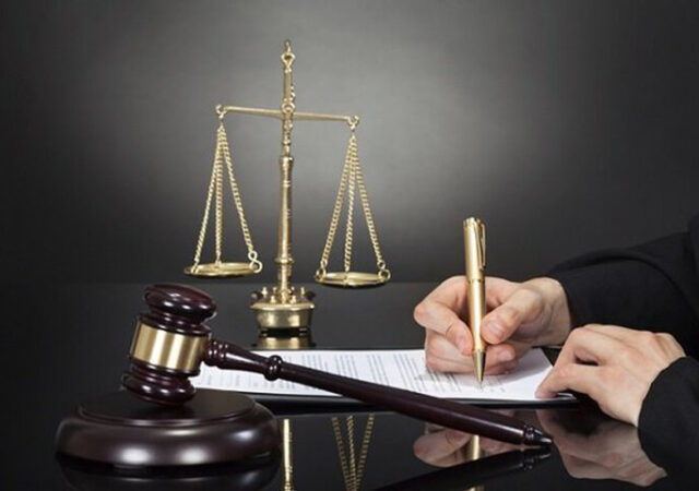 نهاد وکالت از تاسیس داور تا تثبیت مصدق/وکیل دادگستری طبیب حقوقی است