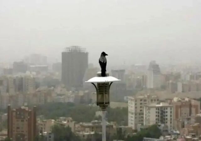 هشدار نارنجی برای گروه‌های حساس / هوای تهران آلوده شد