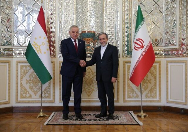 وزیر امور خارجه تاجیکستان سالگرد پیروزی انقلاب را به عراقچی تبریک گفت