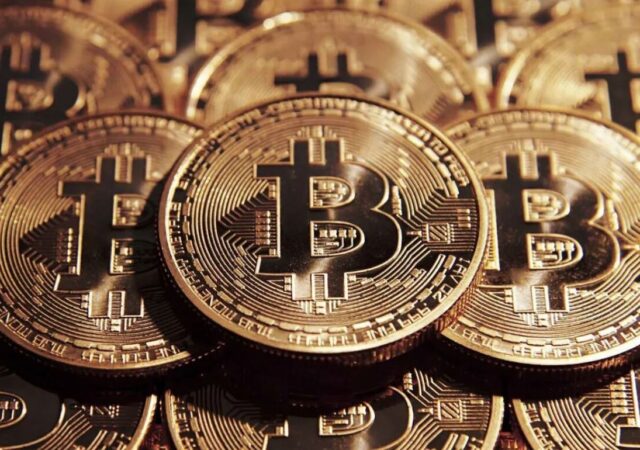 پیش‌بینی قیمت بیت کوین و اتریوم توسط بانک «استاندارد چارترد»