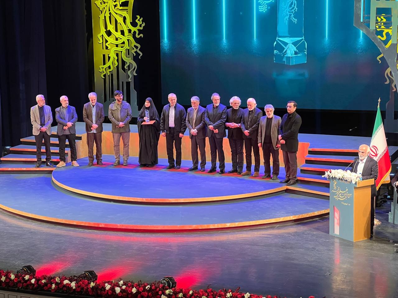 کاظم دانشی: به برندگانی که برای گرفتن سیمرغ نیامدند حق بدهید/ مهدی یزدانی‌خرم: خونی ریخته نمی‌شود مگر سروی به جایش بروید