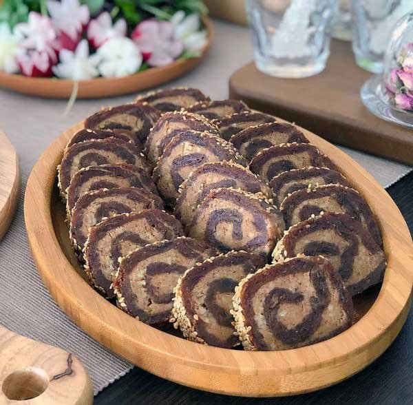 ۳ نوع دسر خرما با ژلاتین، گردو و شیر برای ماه رمضان ۳ نوع دسر خرما با ژلاتین، گردو و شیر برای ماه رمضان