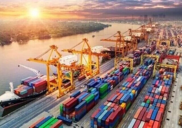 بنادر و گمرکات به صورت شبانه روزی فعال هستند