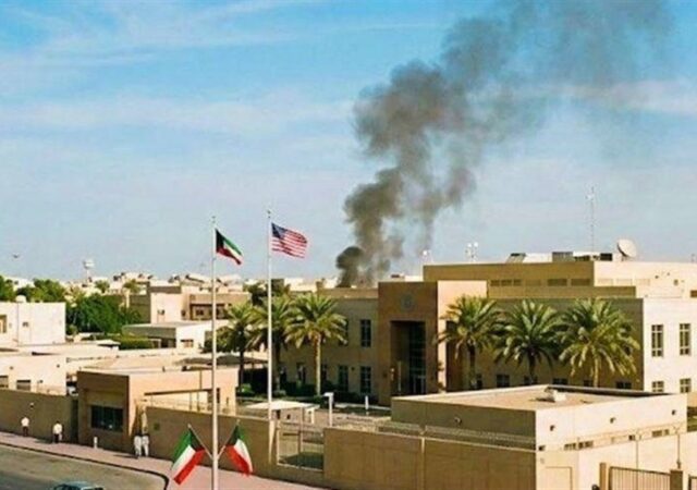 ستون دود از سفارت آمریکا در کویت دیده شد