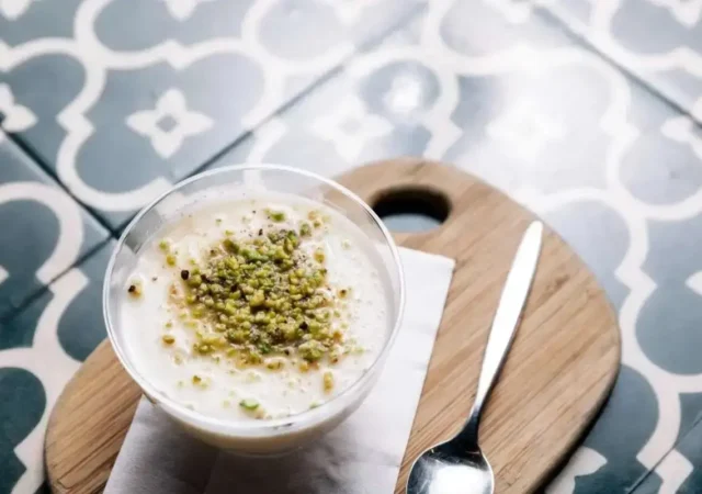 طرز تهیه ۴ مدل فرنی خوشمزه و مقوی برای سفره افطار