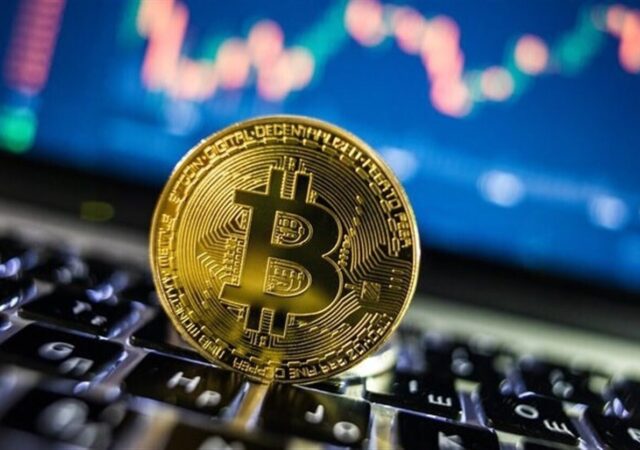 قیمت بیت‌کوین کاهشی شد/ ورود به کانال ۷۱ هزار دلار