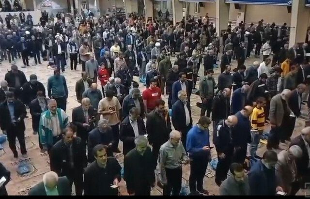 اقامه نماز استغاثه به ساحت مقدس امام زمان(عج) در خمین