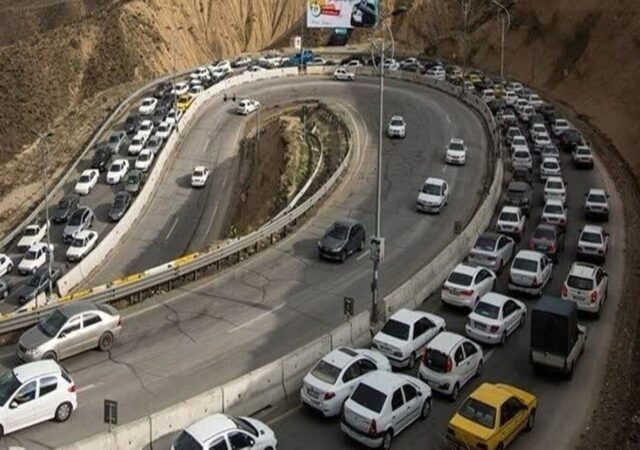 ترافیک سنگین در جاده چالوس و آزادراه تهران-شمال/ اعلام مسیر‌های جایگزین توسط پلیس راهور