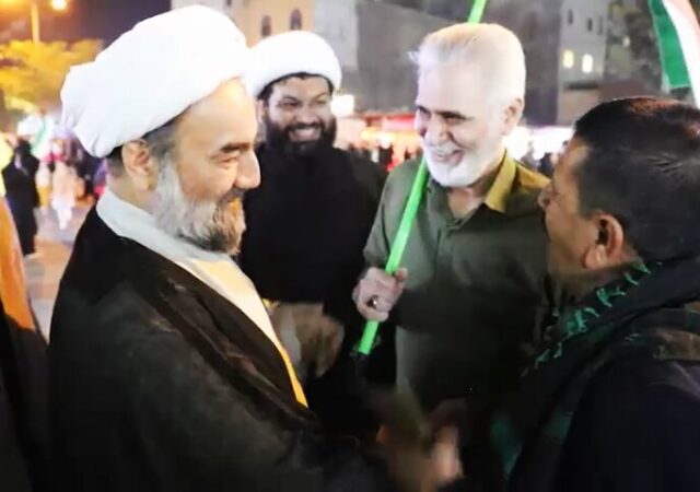 حضور امام جمعه زاهدان در تجمعات شبانه